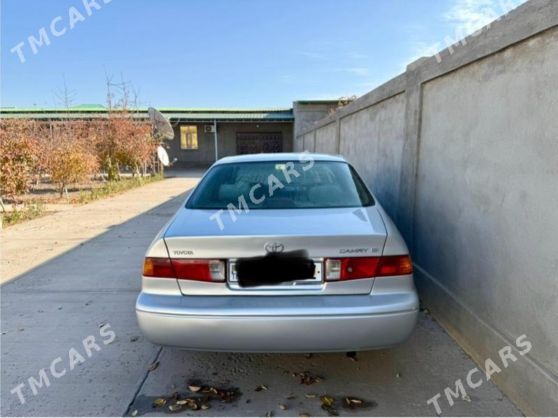 Toyota Camry 2001 - 125 000 TMT - Дашогуз - img 6