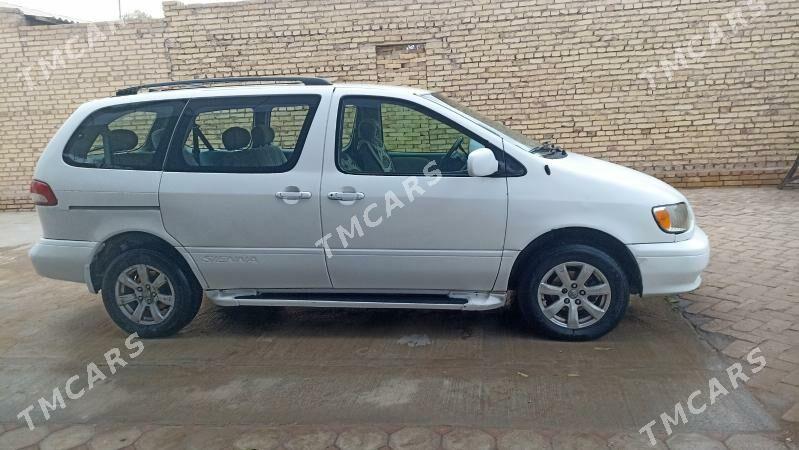 Toyota Sienna 2002 - 130 000 TMT - Халач - img 4