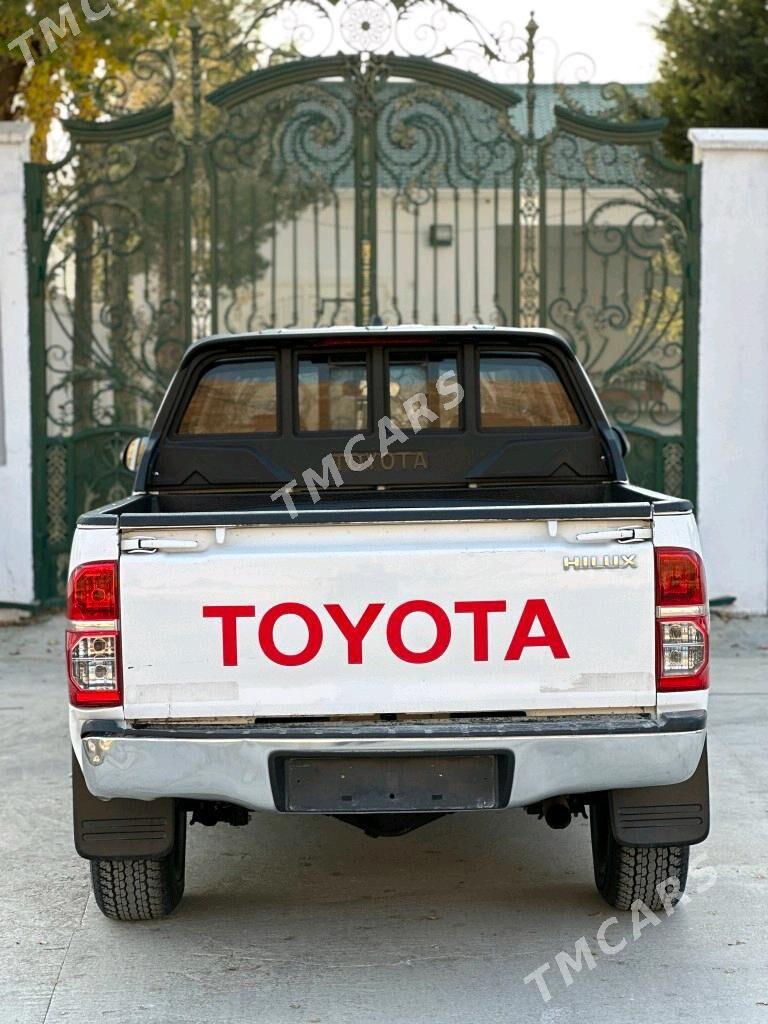 Toyota Hilux 2012 - 295 000 TMT - Балканабат - img 2