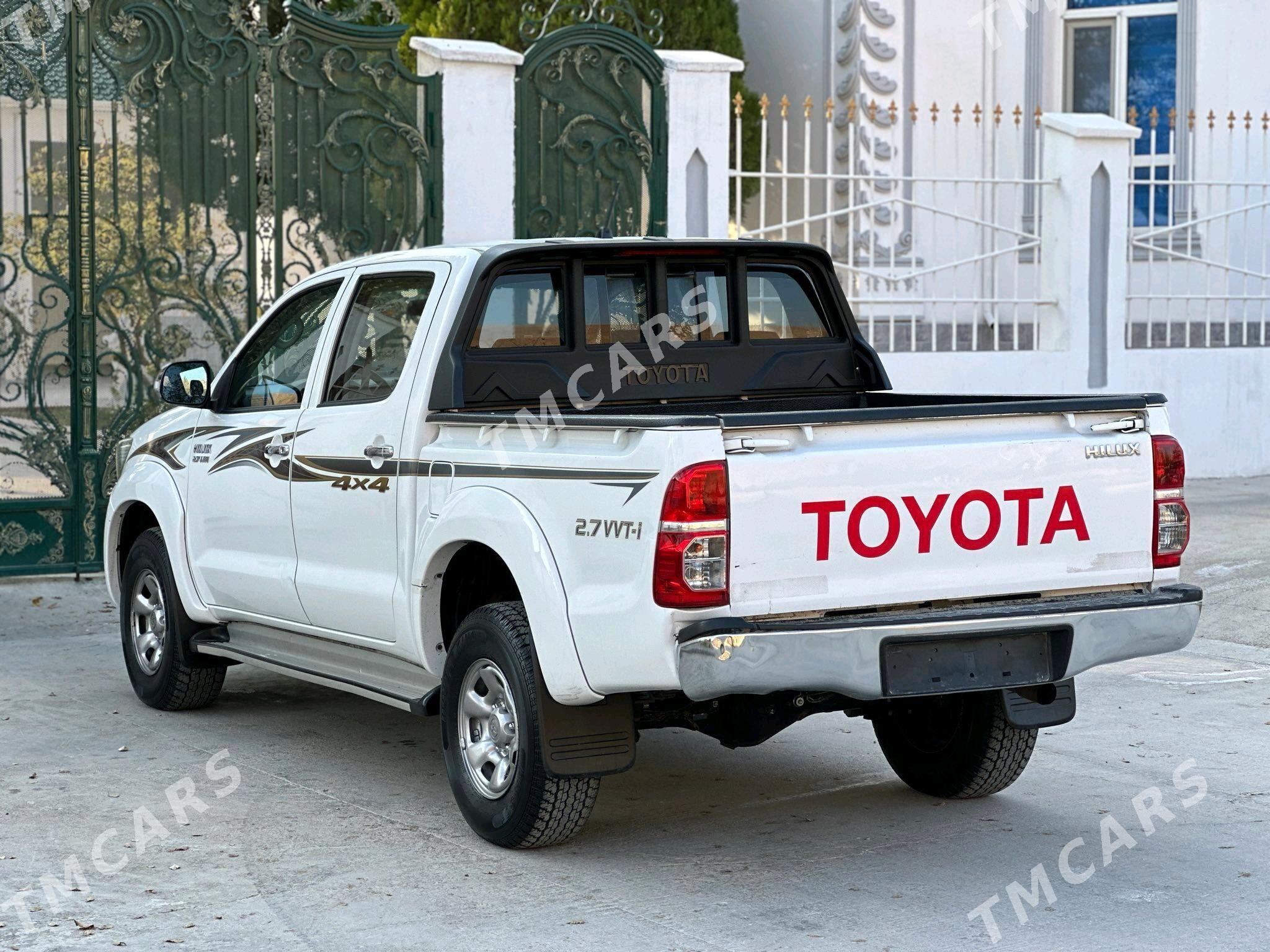 Toyota Hilux 2012 - 295 000 TMT - Балканабат - img 3