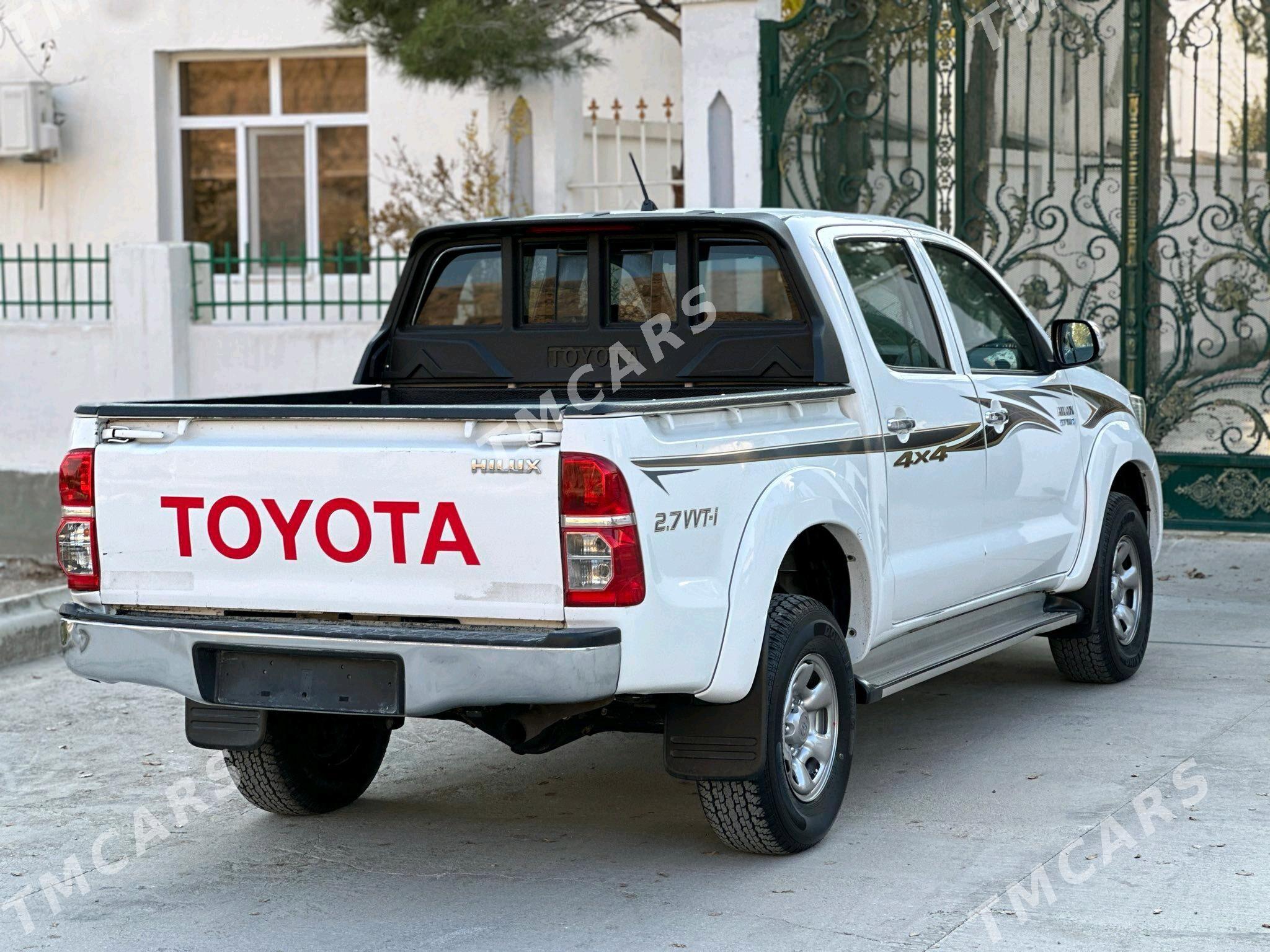 Toyota Hilux 2012 - 295 000 TMT - Балканабат - img 5