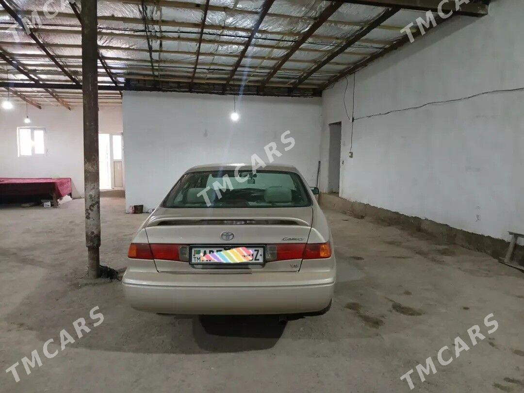 Toyota Camry 2001 - 135 000 TMT - Кёнеургенч - img 3