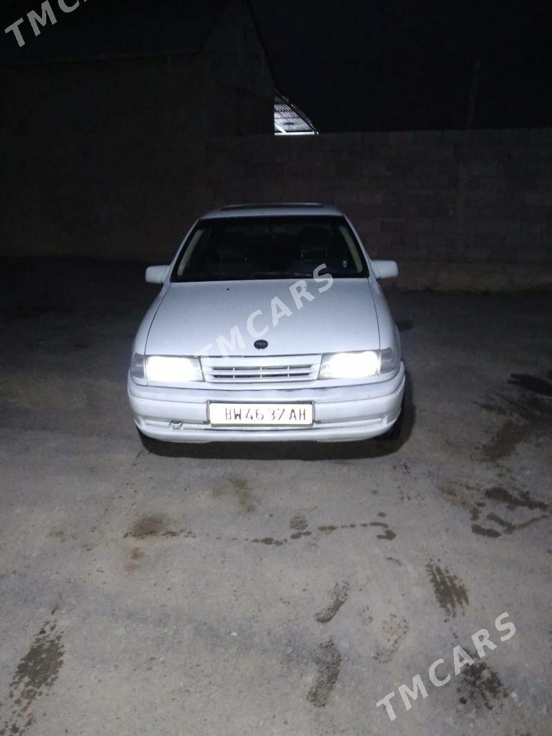 Opel Vectra 1991 - 25 000 TMT - Ýaşlyk - img 2