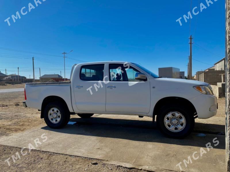 Toyota Hilux 2006 - 160 000 TMT - Гумдаг - img 2