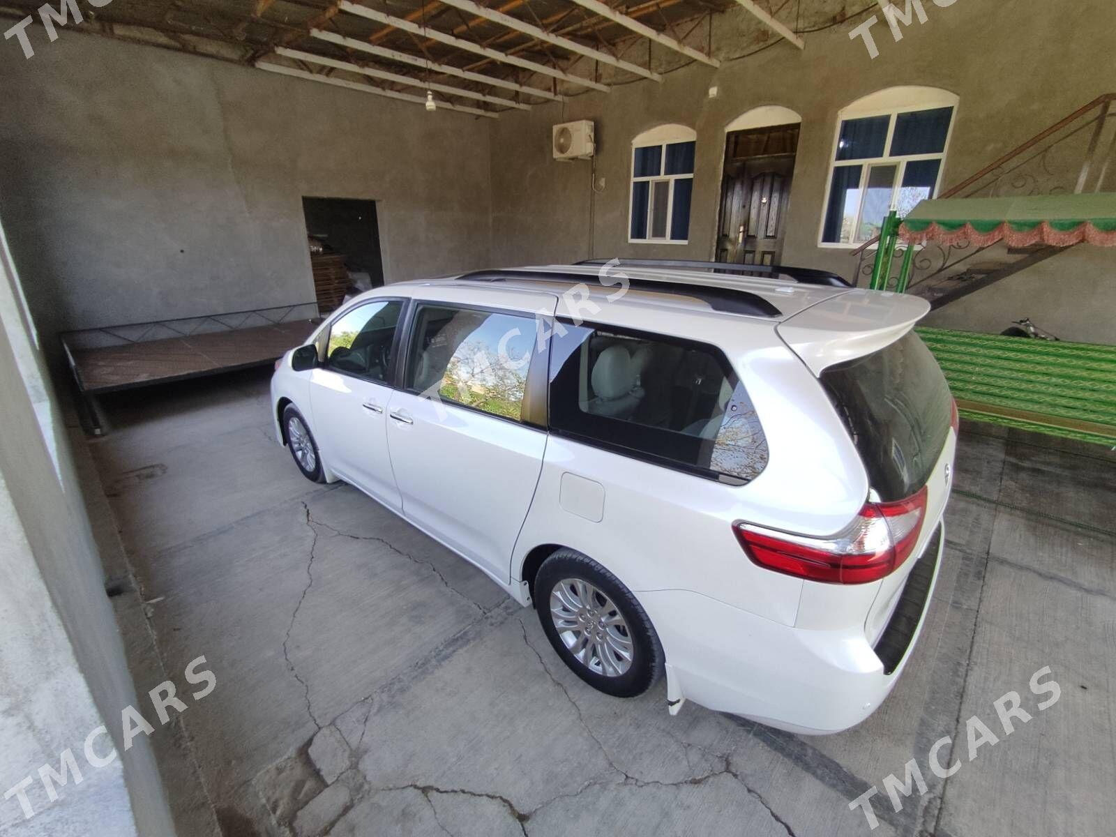 Toyota Sienna 2018 - 365 000 TMT - Baýramaly - img 2