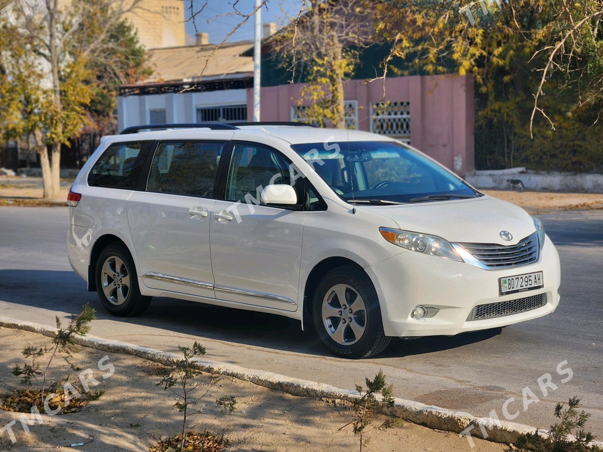 Toyota Sienna 2010 - 245 000 TMT - Gyzylarbat - img 2