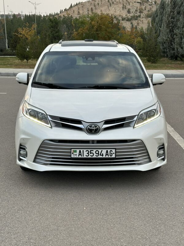 Toyota Sienna 2019 - 540 000 TMT - Aşgabat - img 9