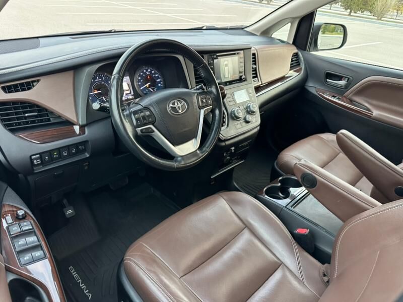 Toyota Sienna 2019 - 540 000 TMT - Aşgabat - img 10