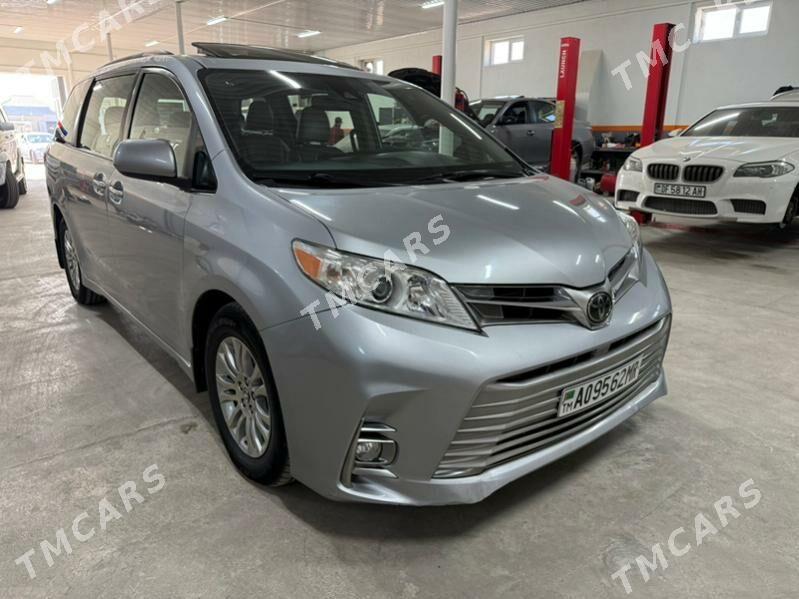 Toyota Sienna 2018 - 400 000 TMT - Мары - img 3