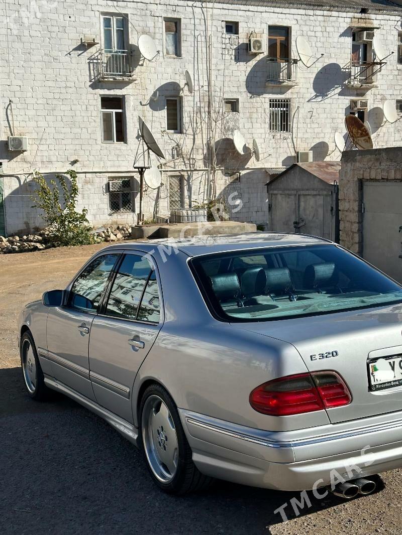 Mercedes-Benz E320 2001 - 150 000 TMT - Türkmenbaşy - img 2