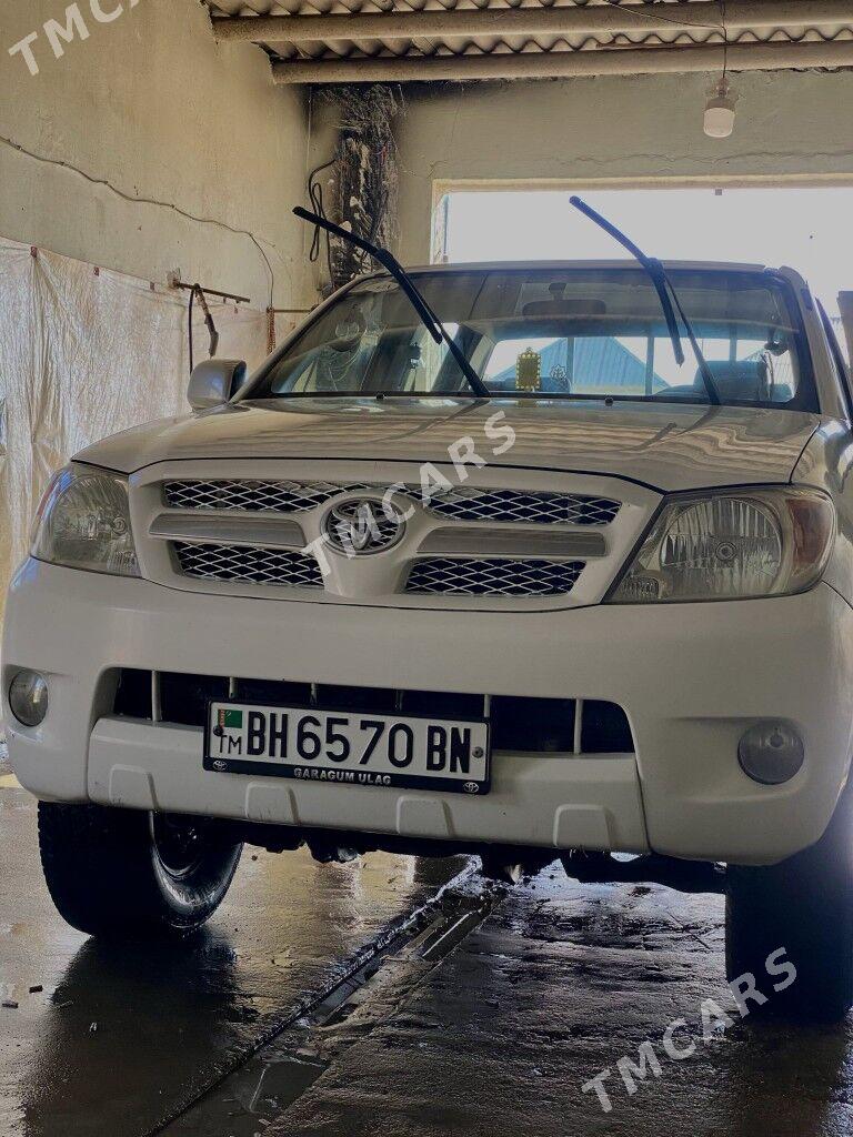 Toyota Hilux 2006 - 160 000 TMT - Gumdag - img 2