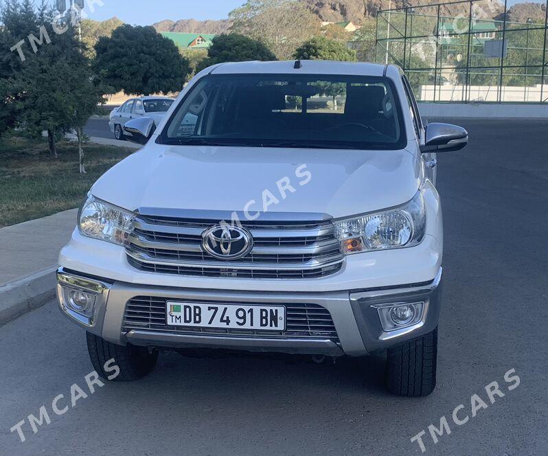 Toyota Hilux 2017 - 430 000 TMT - Türkmenbaşy - img 3