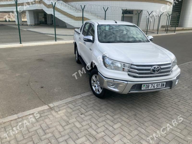 Toyota Hilux 2017 - 430 000 TMT - Türkmenbaşy - img 5