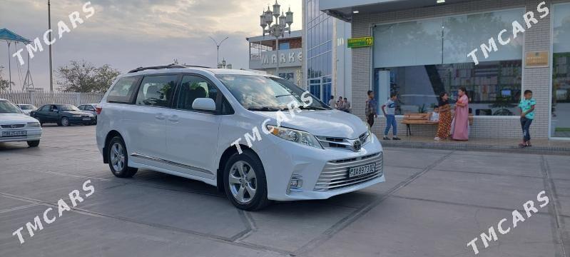 Toyota Sienna 2019 - 380 000 TMT - Дашогуз - img 2