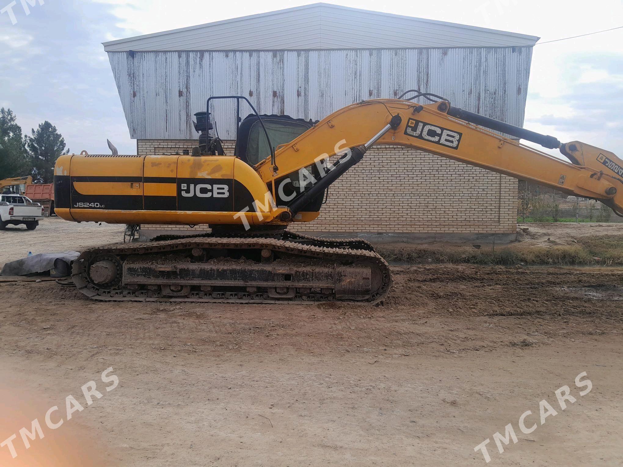 JCB 5CX Wastemaster 2011 - 1 000 300 TMT - Änew - img 8