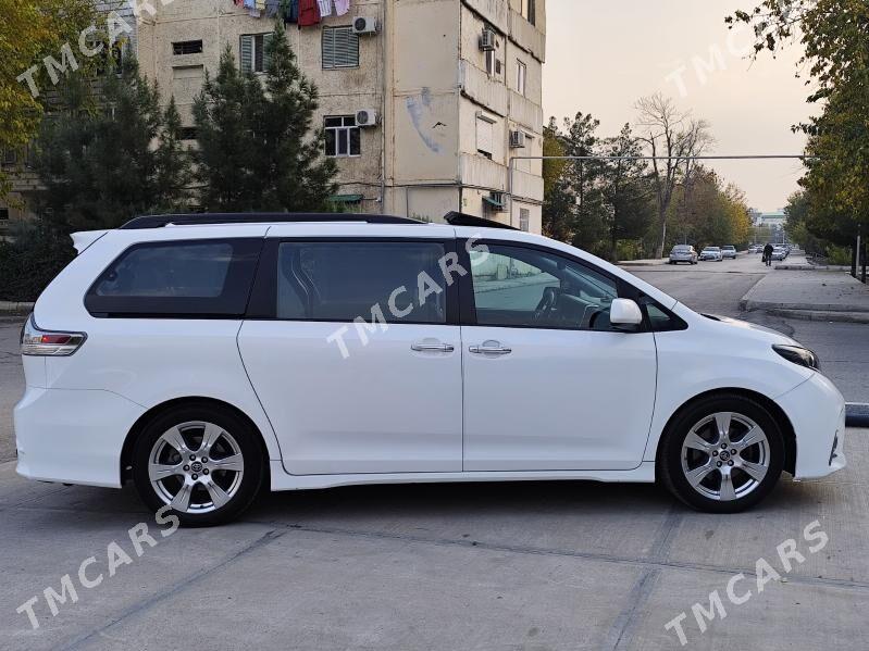 Toyota Sienna 2018 - 400 000 TMT - Aşgabat - img 6