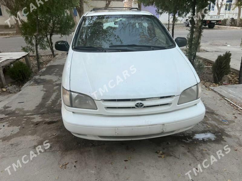 Toyota Sienna 2000 - 105 000 TMT - Balkanabat - img 2