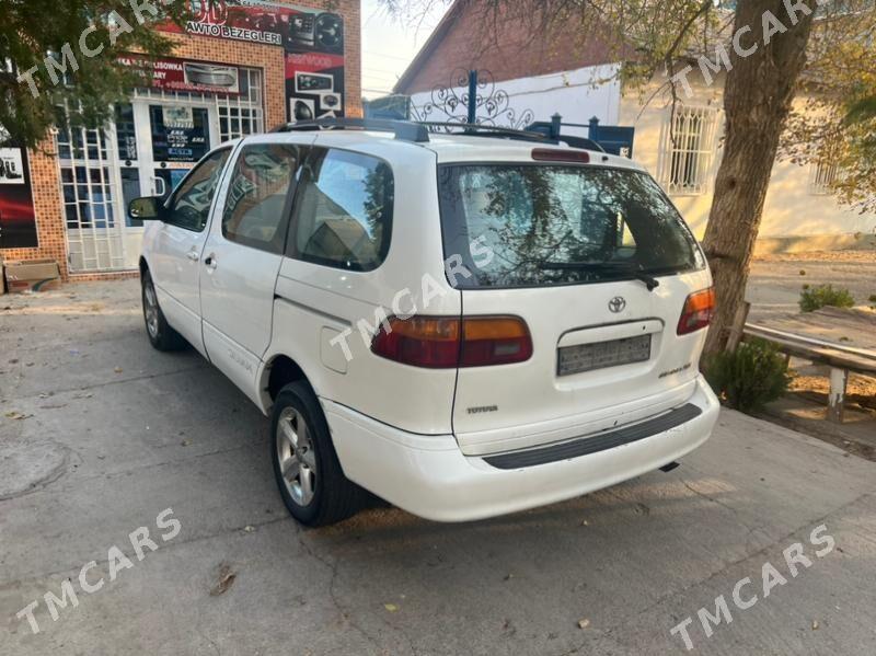 Toyota Sienna 2000 - 105 000 TMT - Balkanabat - img 7