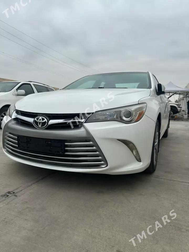 Toyota Camry 2015 - 270 000 TMT - Бузмеин - img 4