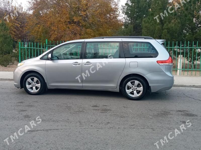 Toyota Sienna 2011 - 265 000 TMT - Aşgabat - img 5