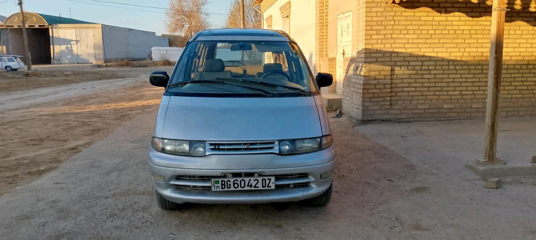 Toyota Previa 1993 - 35 000 TMT - Гурбансолтан Едже - img 2