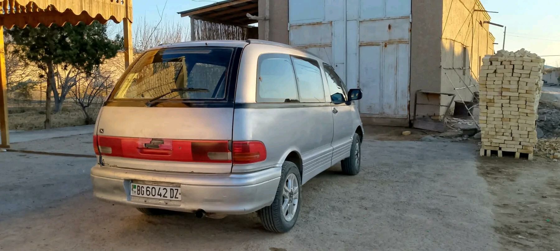 Toyota Previa 1993 - 35 000 TMT - Гурбансолтан Едже - img 4