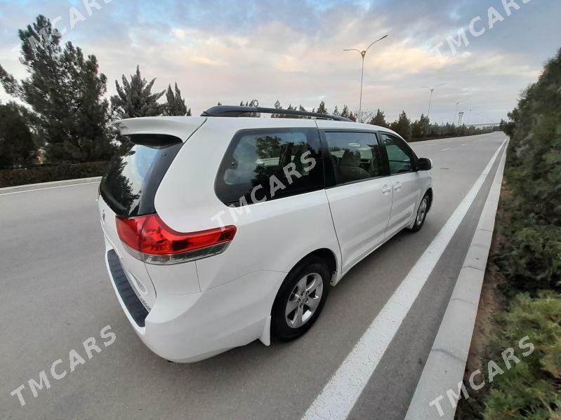 Toyota Sienna 2010 - 240 000 TMT - Türkmenbaşy - img 8