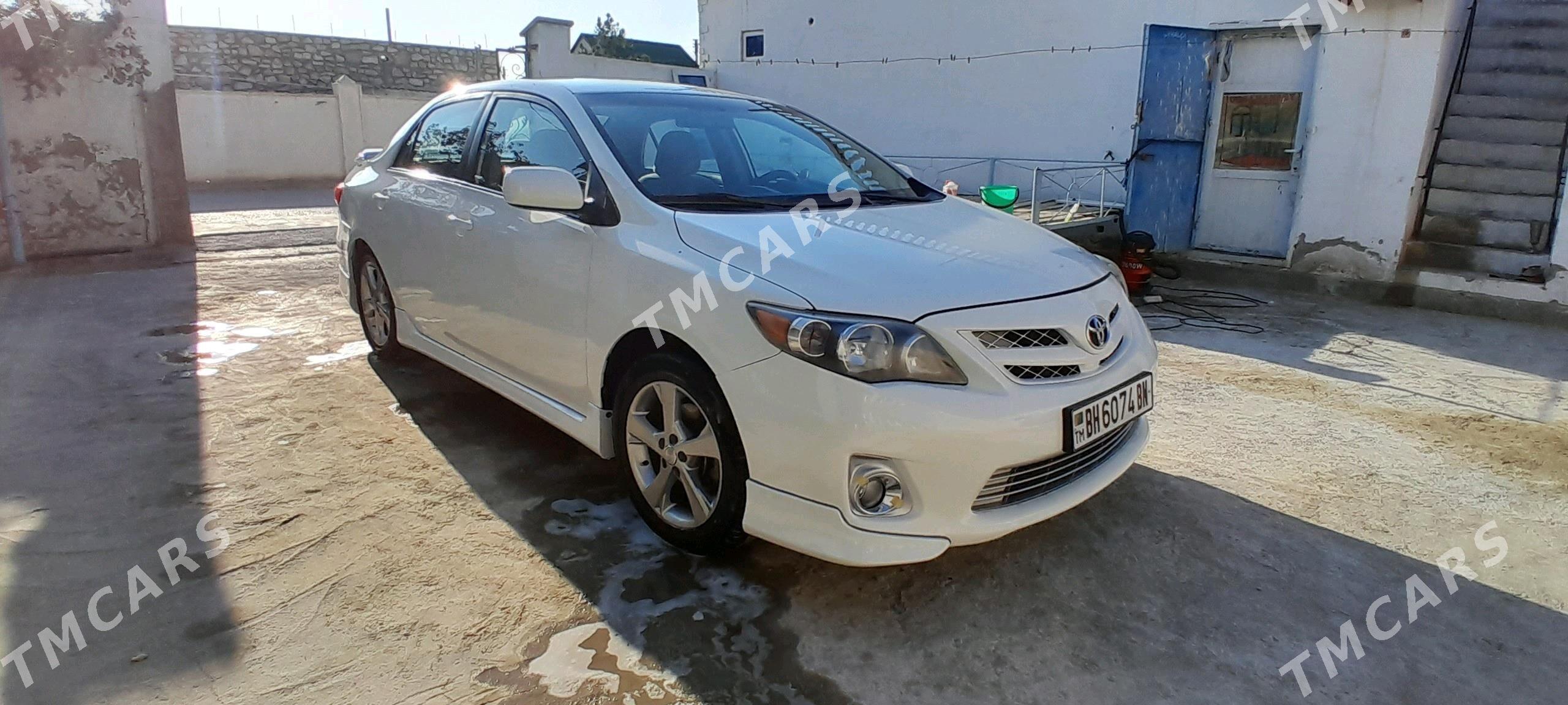 Toyota Corolla 2012 - 140 000 TMT - Balkanabat - img 4