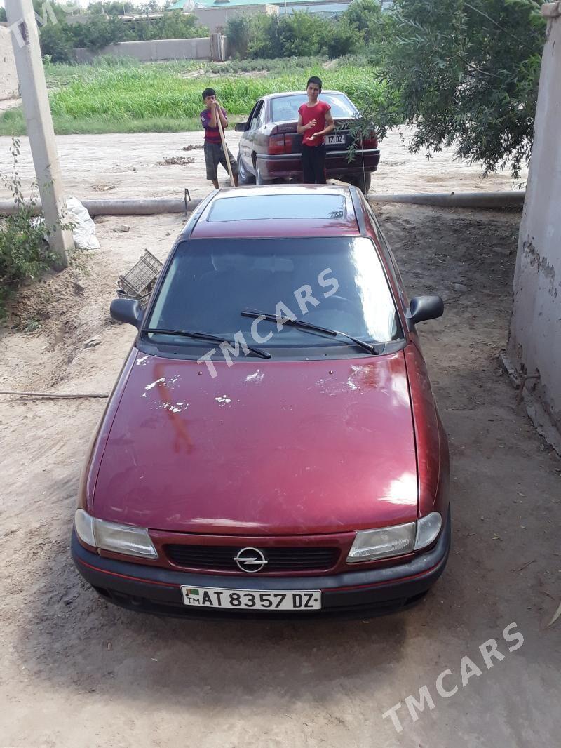 Opel Astra 1995 - 35 000 TMT - Гурбансолтан Едже - img 6