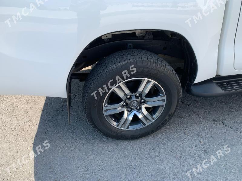 Toyota Hilux 2017 - 430 000 TMT - Aşgabat - img 2