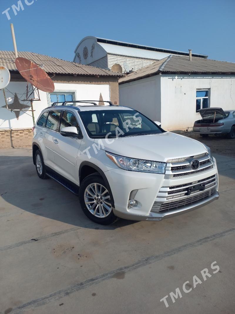 Toyota Highlander 2019 - 480 000 TMT - Мары - img 2