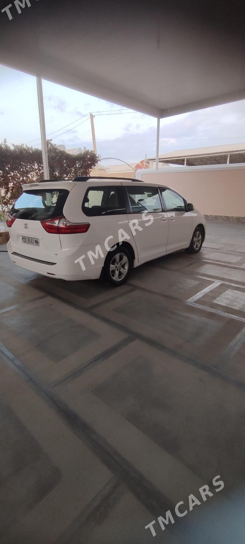 Toyota Sienna 2015 - 300 000 TMT - Мары - img 2