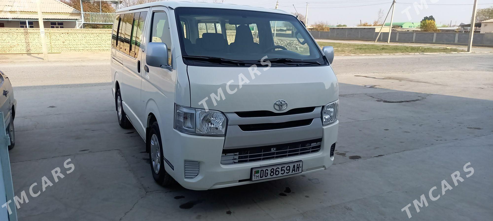 Toyota Hiace 2010 - 250 000 TMT - Kaka - img 6