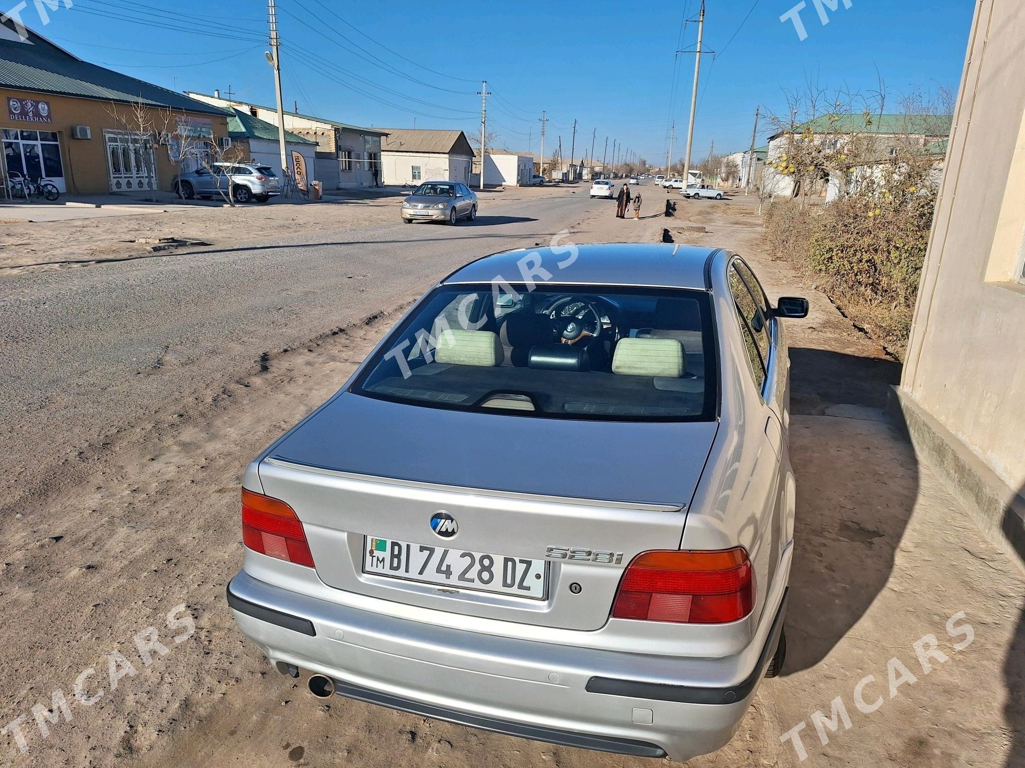 BMW 528 1999 - 85 000 TMT - Köneürgenç - img 6