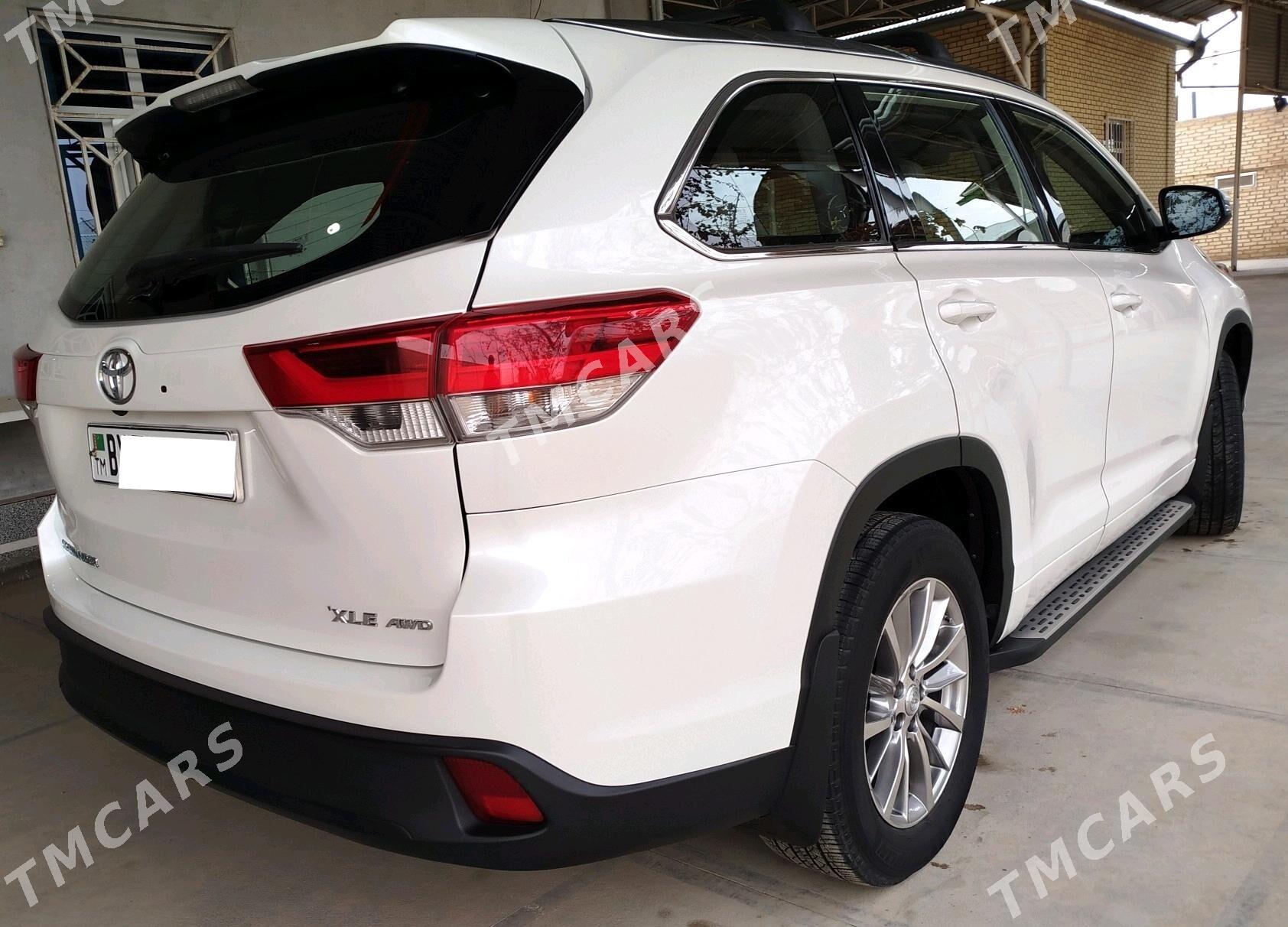 Toyota Highlander 2018 - 480 000 TMT - Мары - img 2