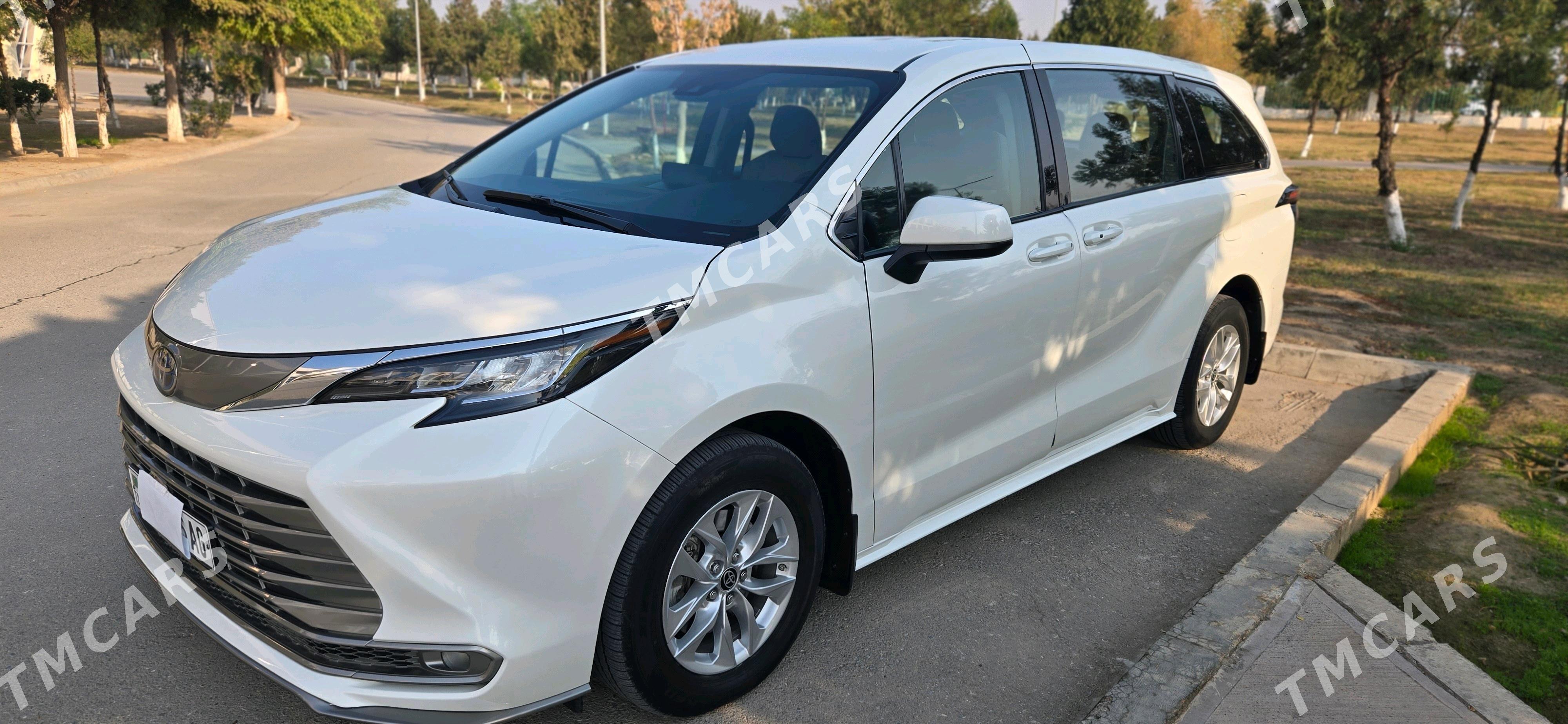 Toyota Sienna 2022 - 499 000 TMT - Бузмеин - img 7