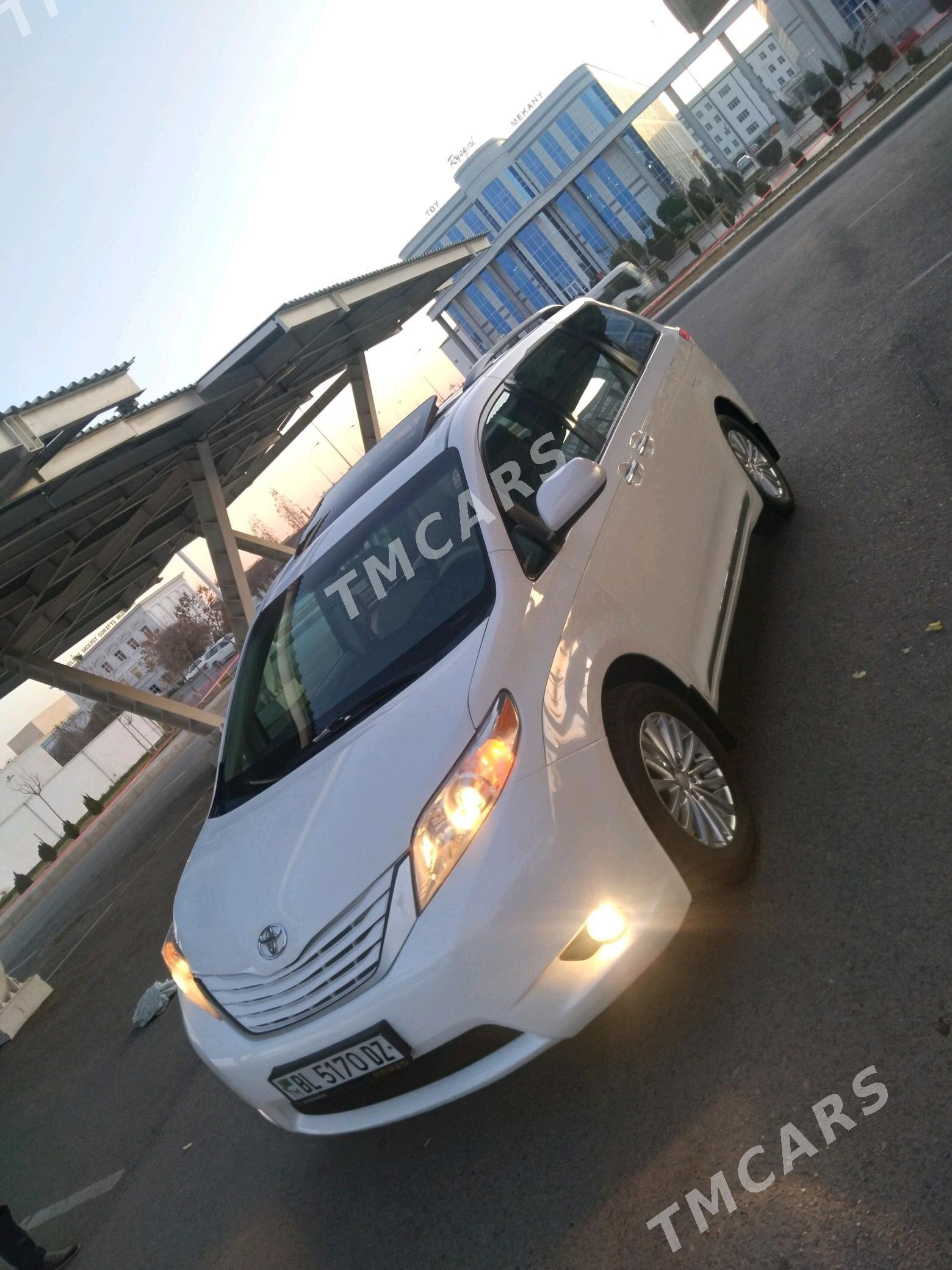 Toyota Sienna 2011 - 276 000 TMT - Дашогуз - img 2