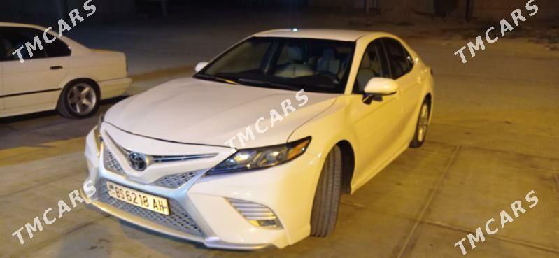 Toyota Camry 2018 - 240 000 TMT - Bäherden - img 3