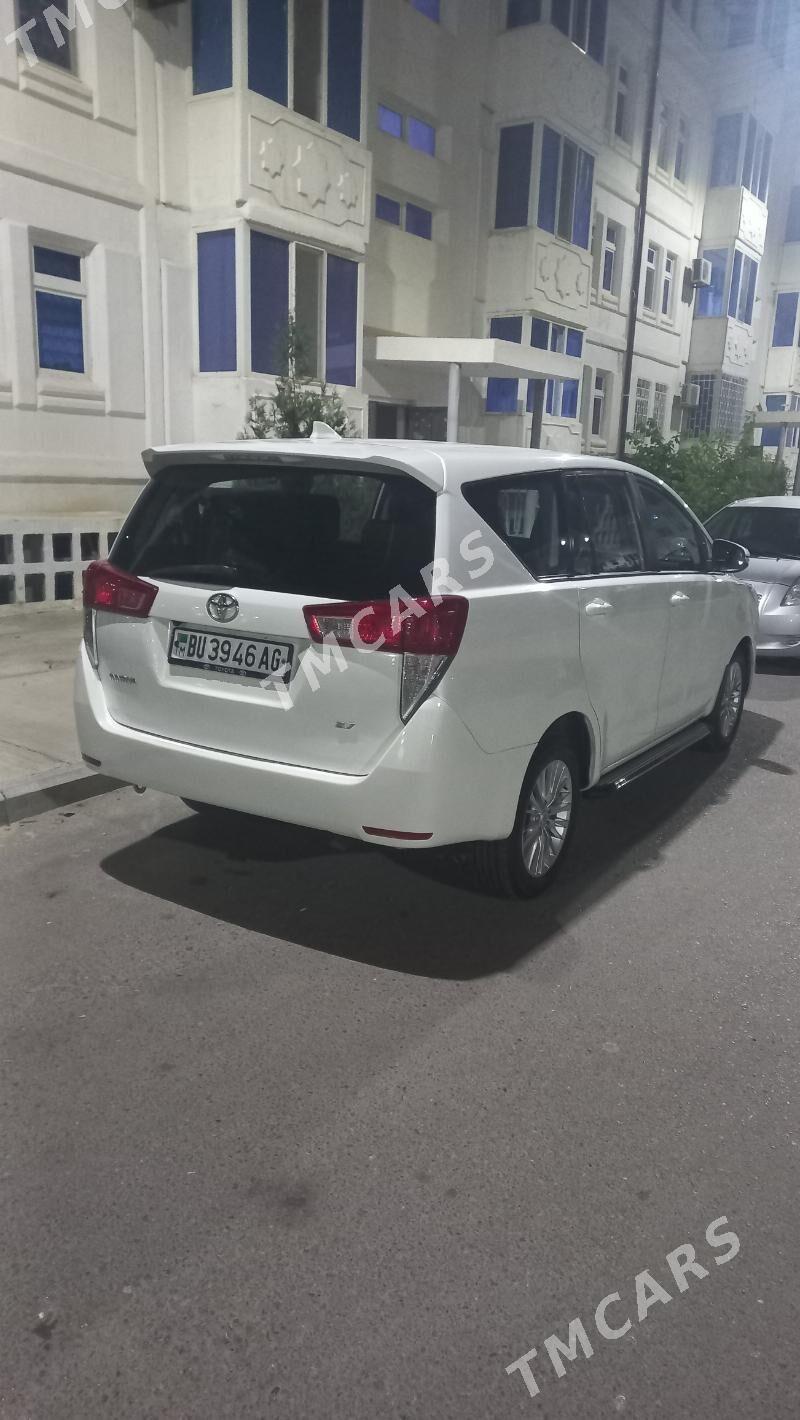 Toyota Innova 2019 - 275 000 TMT - Ашхабад - img 3