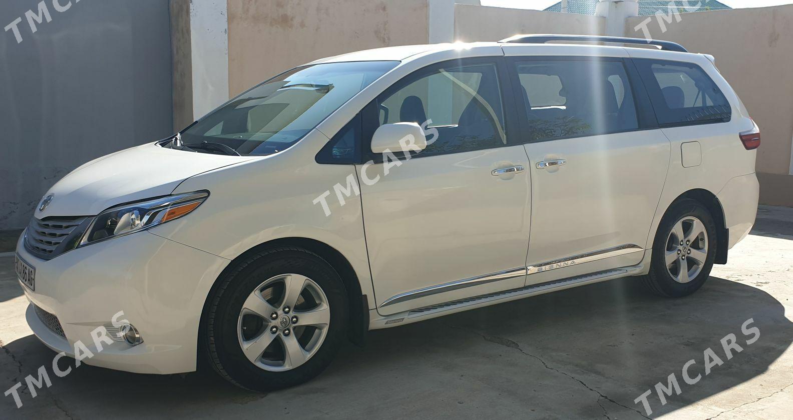 Toyota Sienna 2017 - 310 000 TMT - Aşgabat - img 4