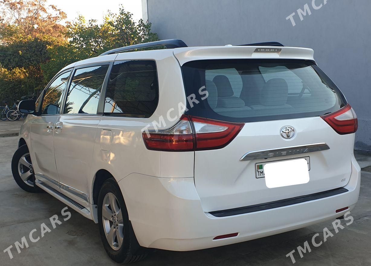 Toyota Sienna 2017 - 310 000 TMT - Aşgabat - img 3