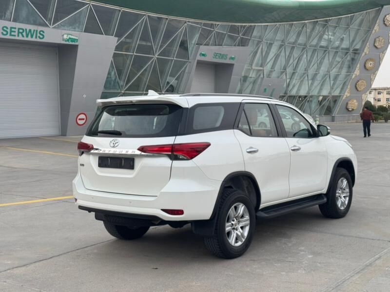 Toyota Fortuner 2018 - 460 000 TMT - 11 mkr - img 2