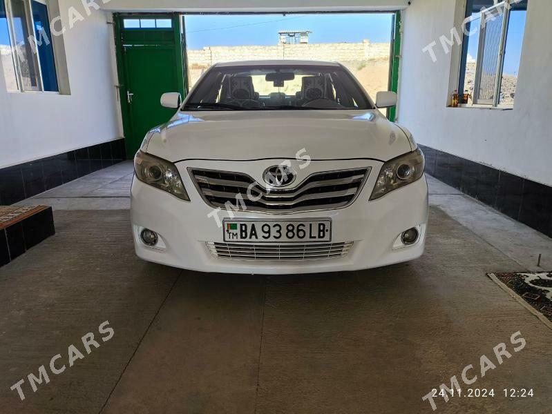 Toyota Camry 2010 - 130 000 TMT - Магданлы - img 3