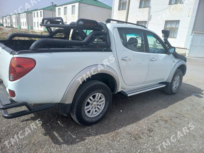 Mitsubishi L200 2011 - 300 000 TMT - Гёкдепе - img 3