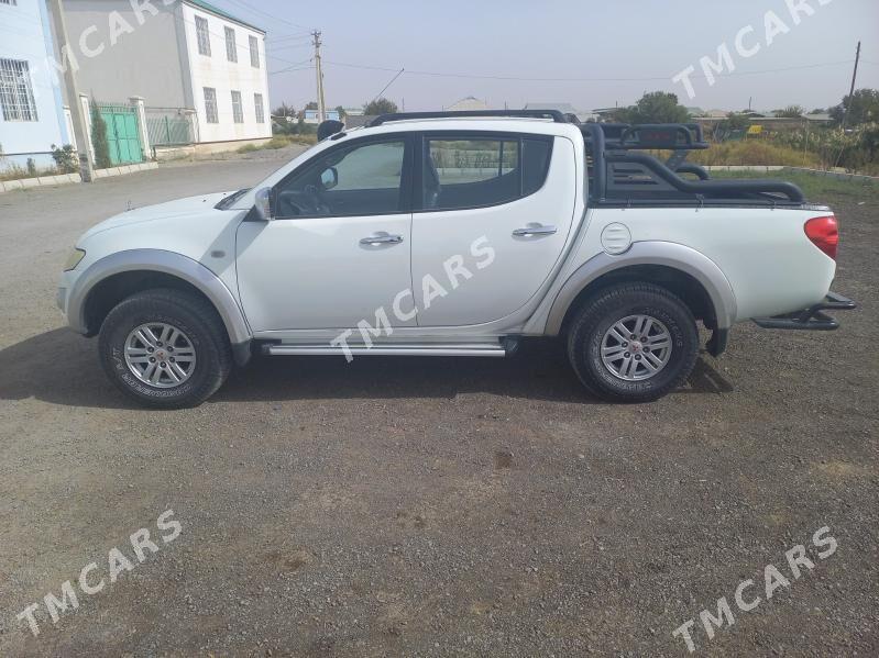 Mitsubishi L200 2011 - 300 000 TMT - Гёкдепе - img 7