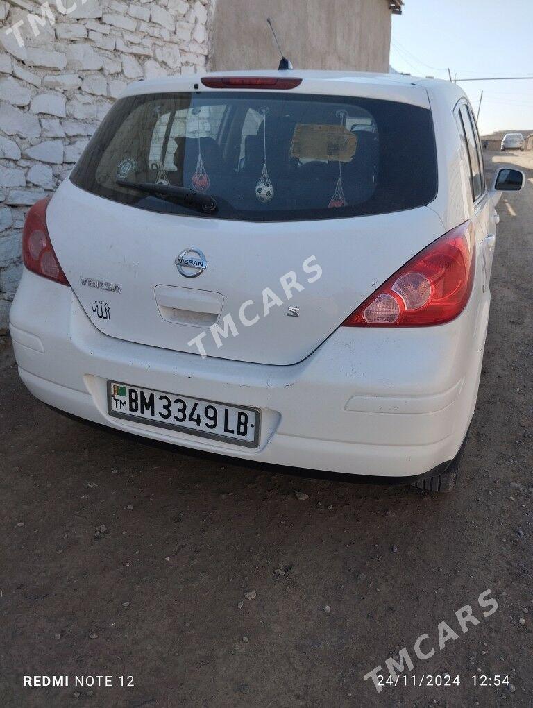 Nissan Versa 2007 - 130 000 TMT - Магданлы - img 2