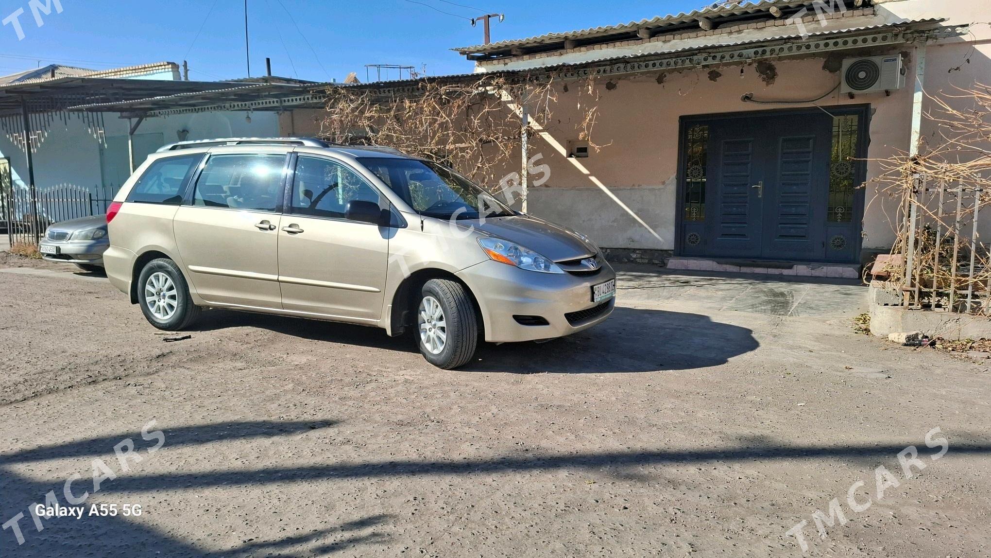 Toyota Sienna 2008 - 190 000 TMT - Daşoguz - img 3