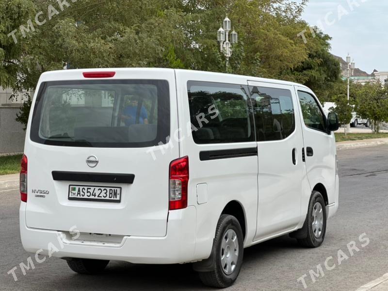 Nissan Urvan 2014 - 250 000 TMT - Türkmenbaşy - img 4