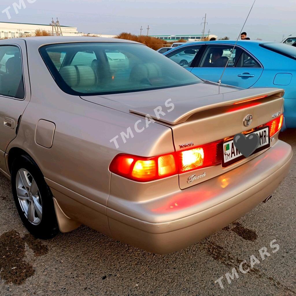 Toyota Camry 2000 - 125 000 TMT - Векильбазар - img 2