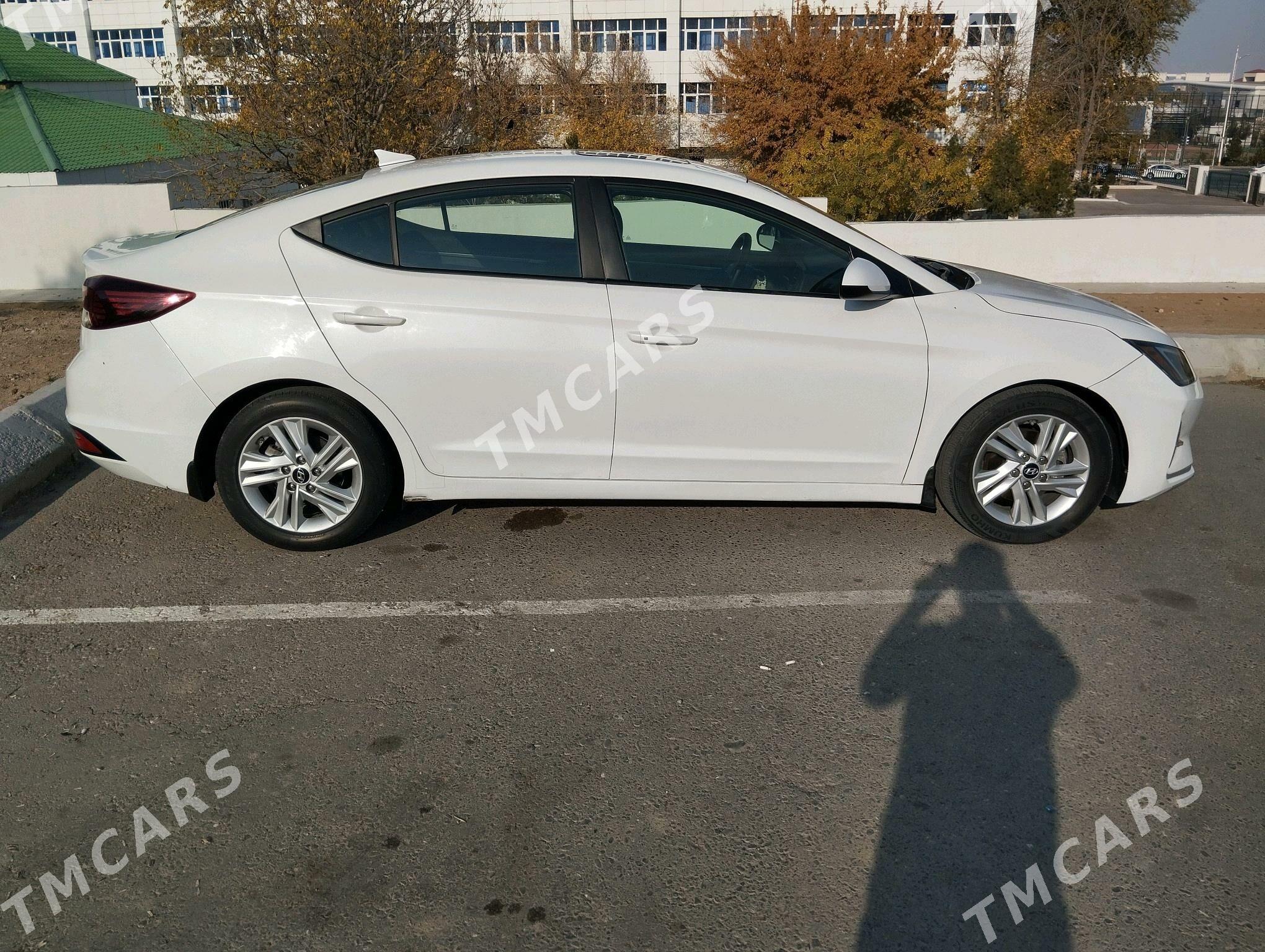 Hyundai Elantra 2018 - 260 000 TMT - Aşgabat - img 7